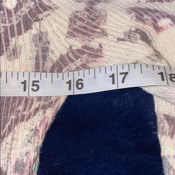 πππONE WORLD BRAND. LONG SLEEVE. FITTED BUST.LONG FIT - Picture 5 of 9